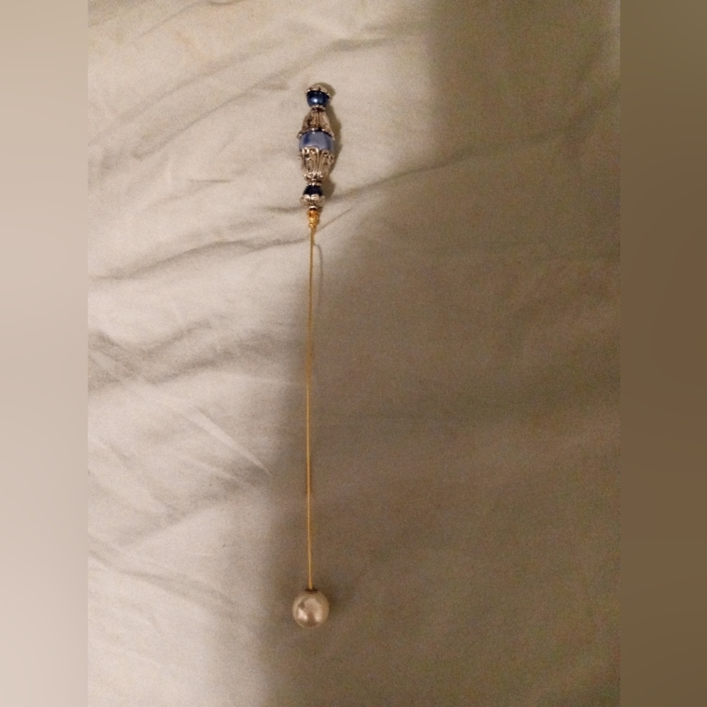 Long, short hat pins, lapels